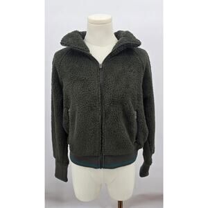Athleta
Tugga Sherpa Jacket
In Mountain Olive